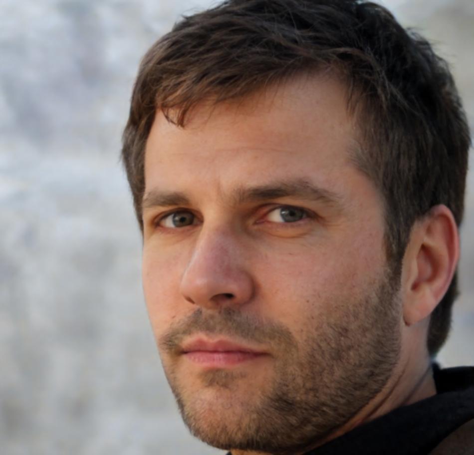 Portrait de Maxime Durand, formateur expert en techniques d'onglerie